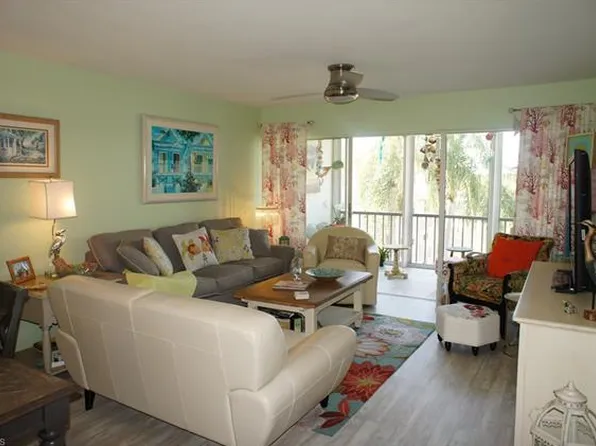 6220 Augusta Dr APT 401, Fort Myers, FL 33907