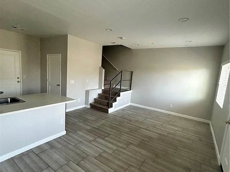 13665 Arrow Blvd #6 — Photo 42