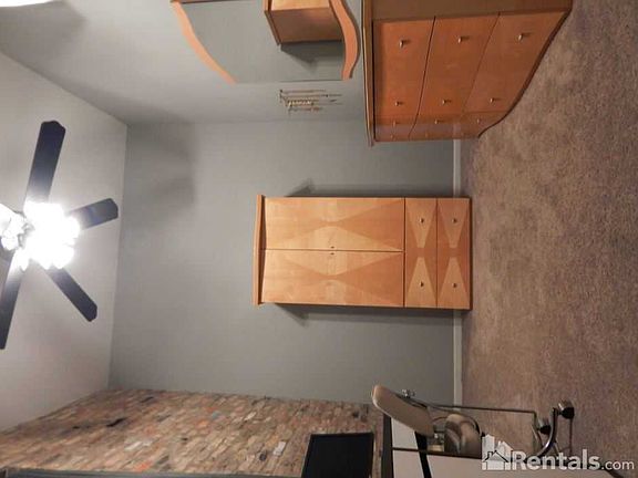 5th image of 2330 W Belmont Ave