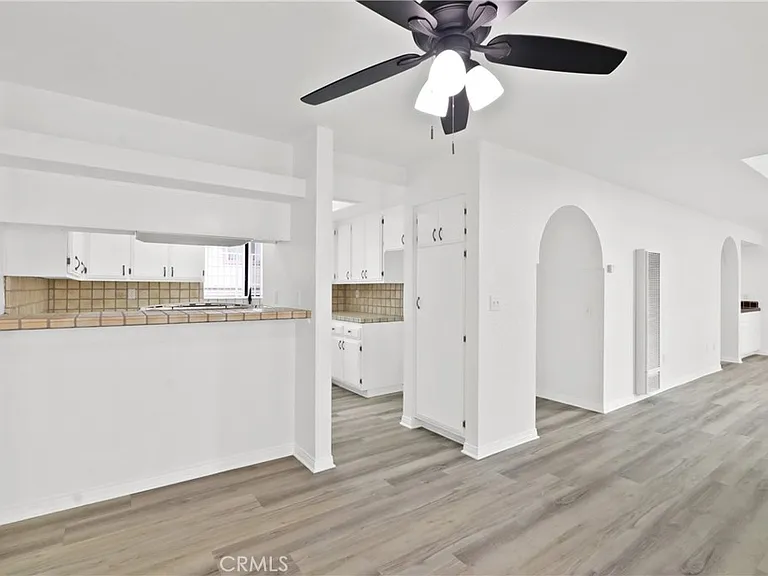 1052 Belmont Ave #B — Photo 5