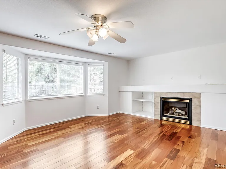 1633 Deerwood Dr — Photo 8