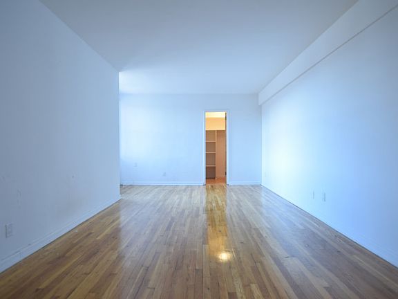 River Hill Gardens - Studio - M83-04B