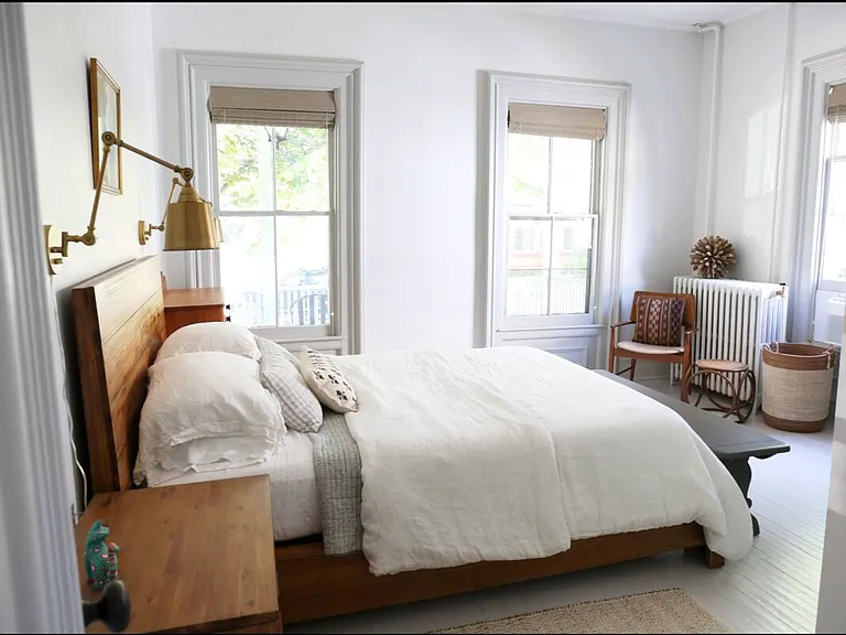 213 Park PL — Photo 33