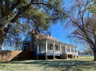 108 Elm St, Calvert, TX 77837