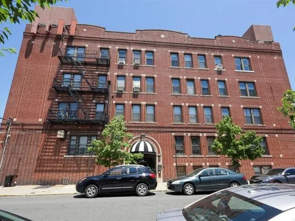 680 Kennedy Blvd APT 102, Bayonne, NJ 07002
