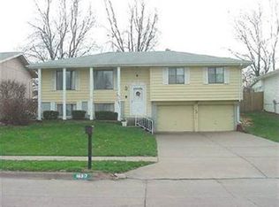 10317 Weir St, Omaha, NE 68127