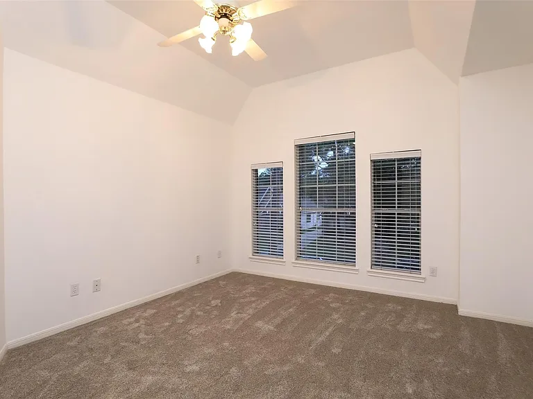 7906 Tizerton Ct — Photo 35