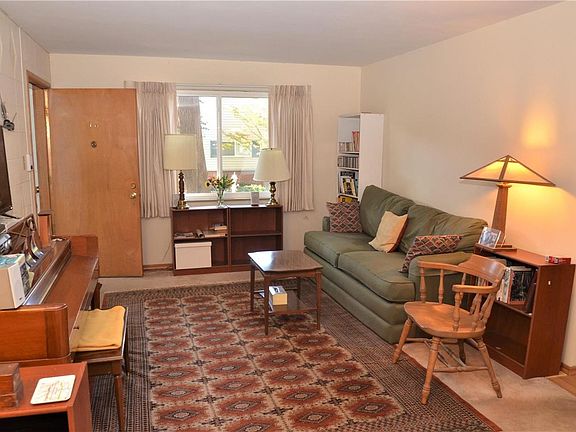 4th image of 123 E Washington Ave APT 1N
