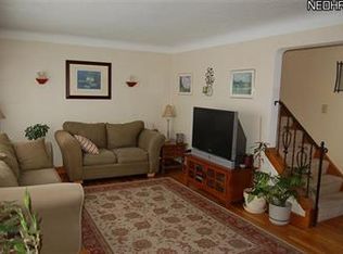 366 E 307th St, Willowick, OH 44095