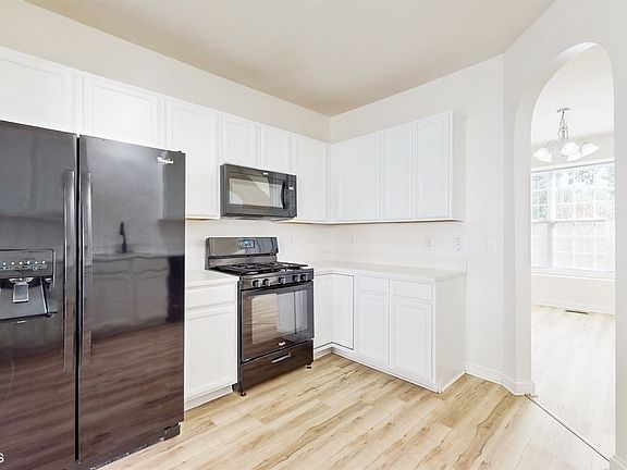 5th image of 122 Melrose Ct