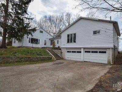 8561 N Muncie Pike, Mooreland, IN, 47360