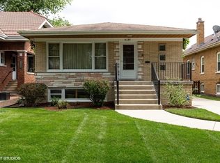 6125 N Kilbourn Ave, Chicago, IL