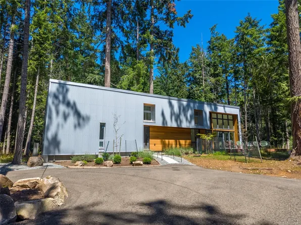 3786 Privateers Rd, Southern Gulf Islands, BC V0N 2M2