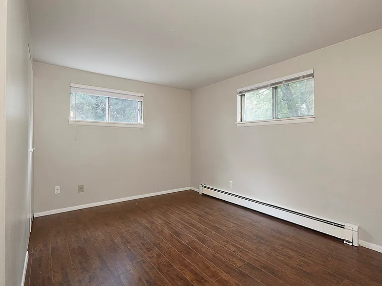 241 Elmwood Dr — Photo 17