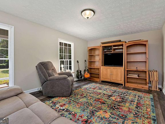 5th image of 1847 Oak Ridge Ln