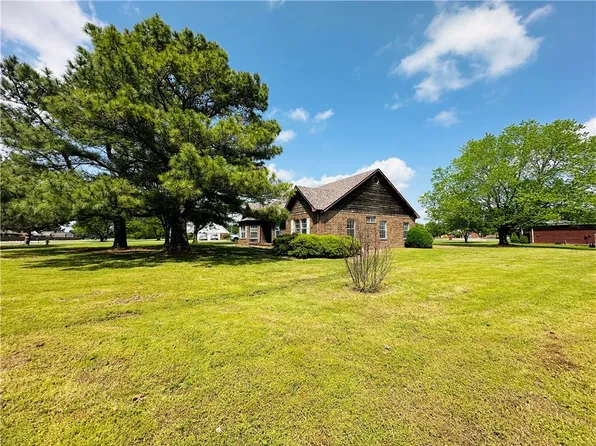 122 Pinkley Rd, Springdale, AR 72762