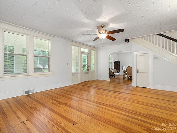 5th image of 112 Boyd Ave