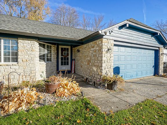 2nd image of 12130 Pebblebrooke Ct