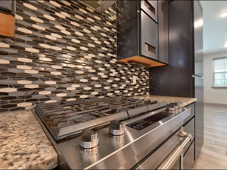 312 Vin Almoradi Ct — Photo 18