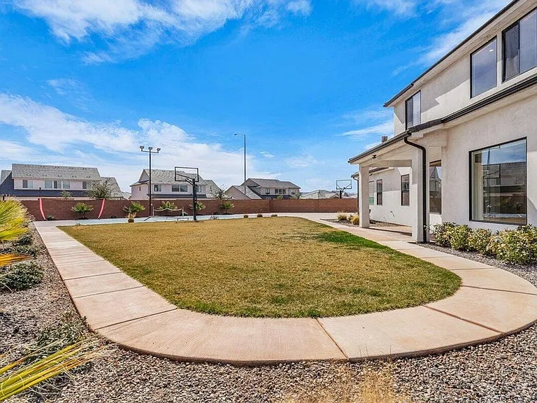 4159 S 490 E — Photo 39