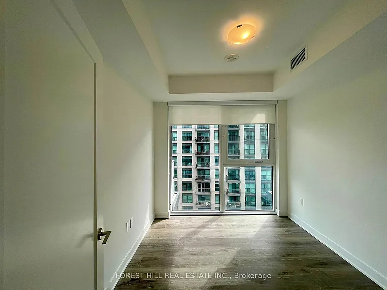 105 Oneida Cres #705 — Photo 3