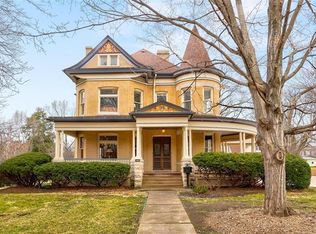 608 S Main St, Fairfield, IA