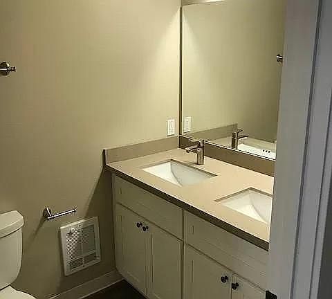 5th image of 627 N Fife St #202