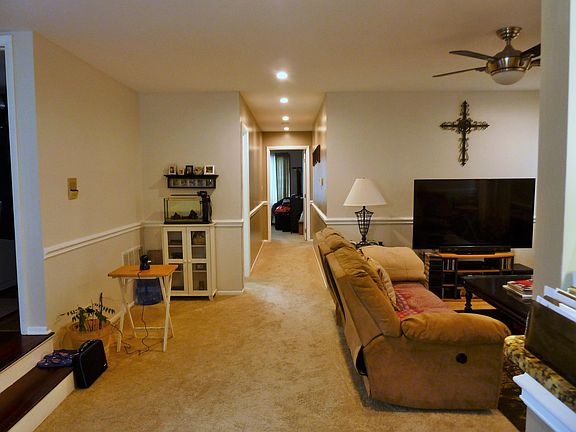 5th image of 330 N Lake St #D