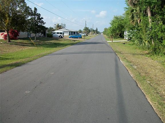 5th image of 3466 De Soto Dr