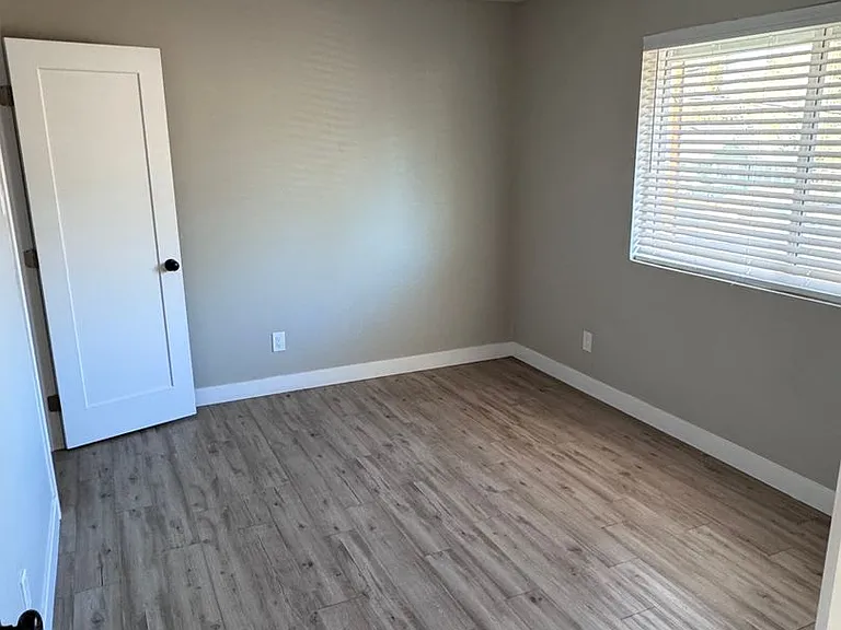 220 W Cherry Ave — Photo 21