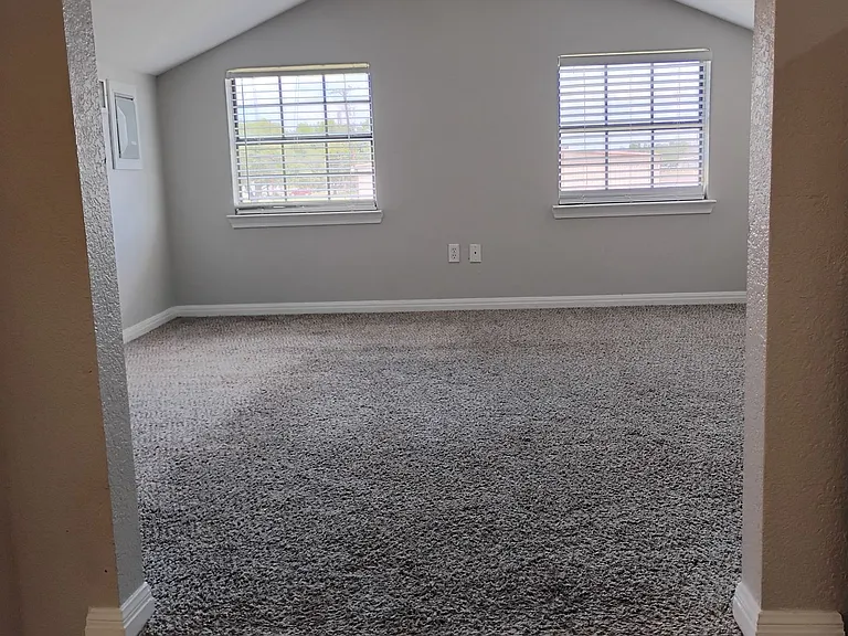 Lacy Loft — Photo 33