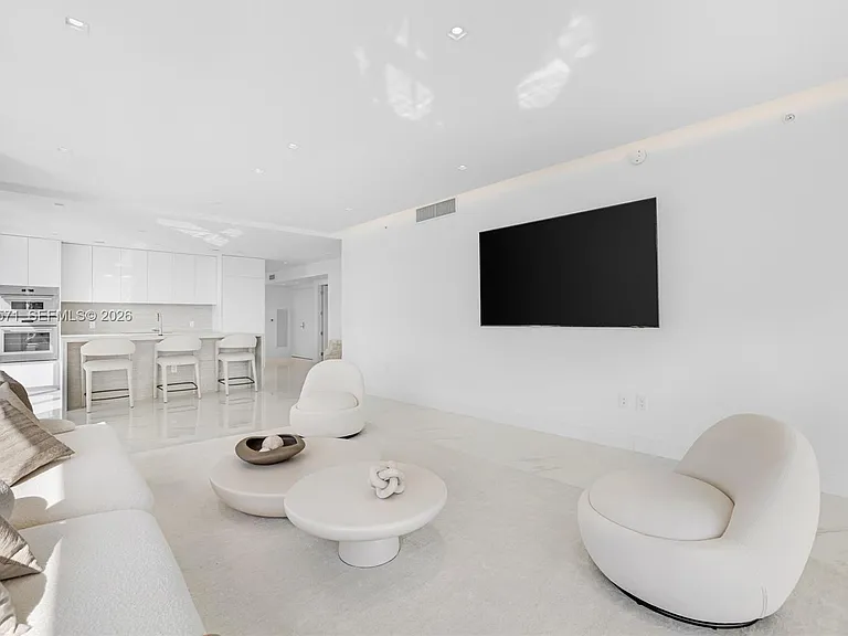 700 NE 24th St #4007 — Photo 17