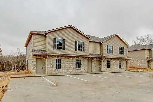 250 Fairview Ln #D — Photo 2