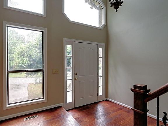 2nd image of 390 Saint Simons Cv