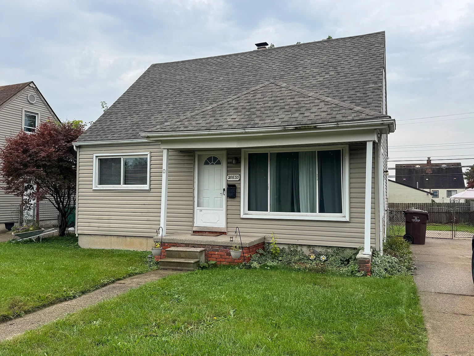 3 bed, 1000 sqft, $1,550 — Photo 1