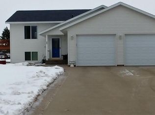 645 7th St NW, Richmond, MN 56368