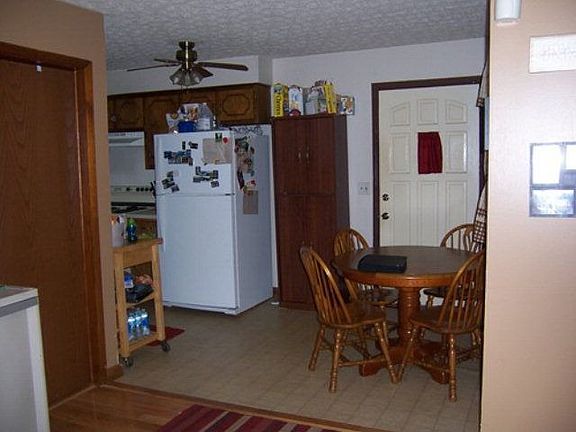 5th image of 611 Emberton St