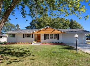 8550 N Greenvale Rd, Bayside, WI 53217