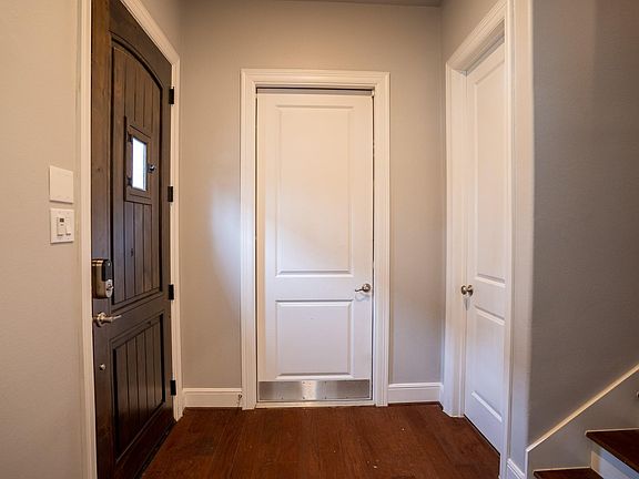 5th image of 1425 Knox St