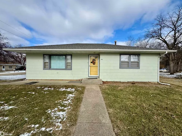 104 W South St, Exira, IA 50076