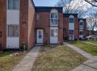 6476 Huggins St #25, Niagara Falls, ON L2J 1G9