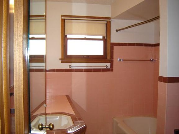 5th image of 213 N 38th Ave