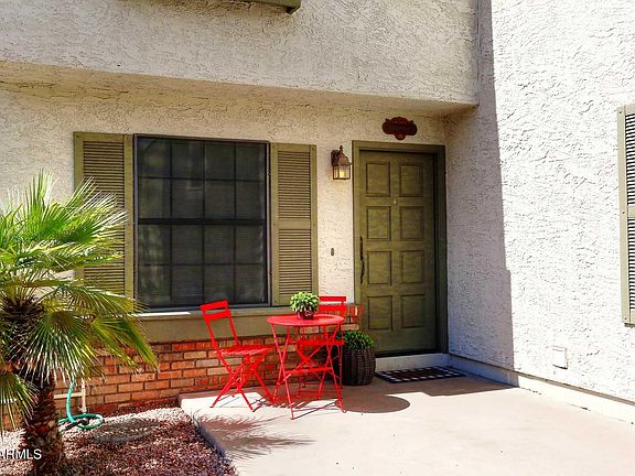 4th image of 820 W University Dr Unit 6