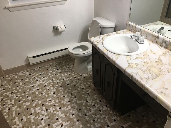 4th image of 33B Edinburgh Dr