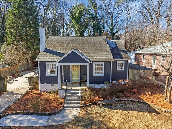 2nd image of 1319 Seminole Dr