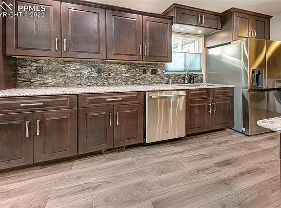 4th image of 2752 Carmel Ct