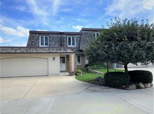 8536 Tanglewood Trl, Chagrin Falls, OH 44023