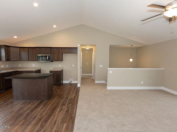 3rd image of 5872 Birdsong Ct