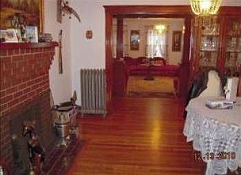 5th image of 128 Marlboro St