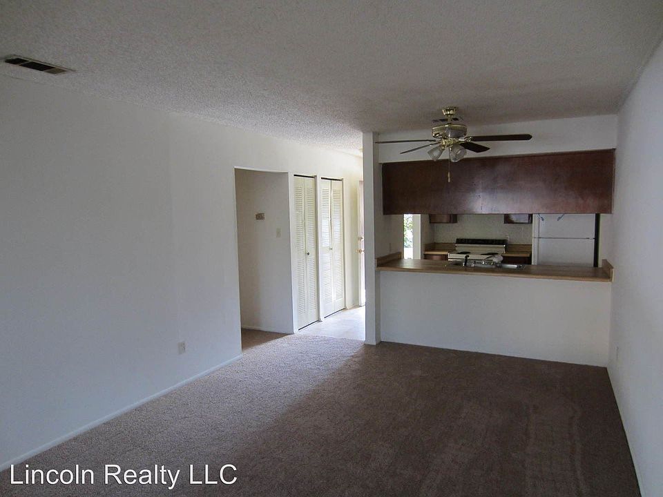 1st image of 900 Blanton St APT B3